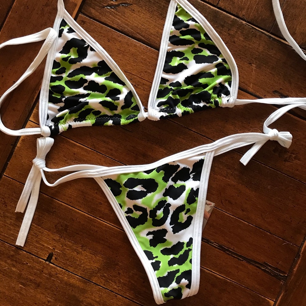 Bikini - Picture 7 of 7